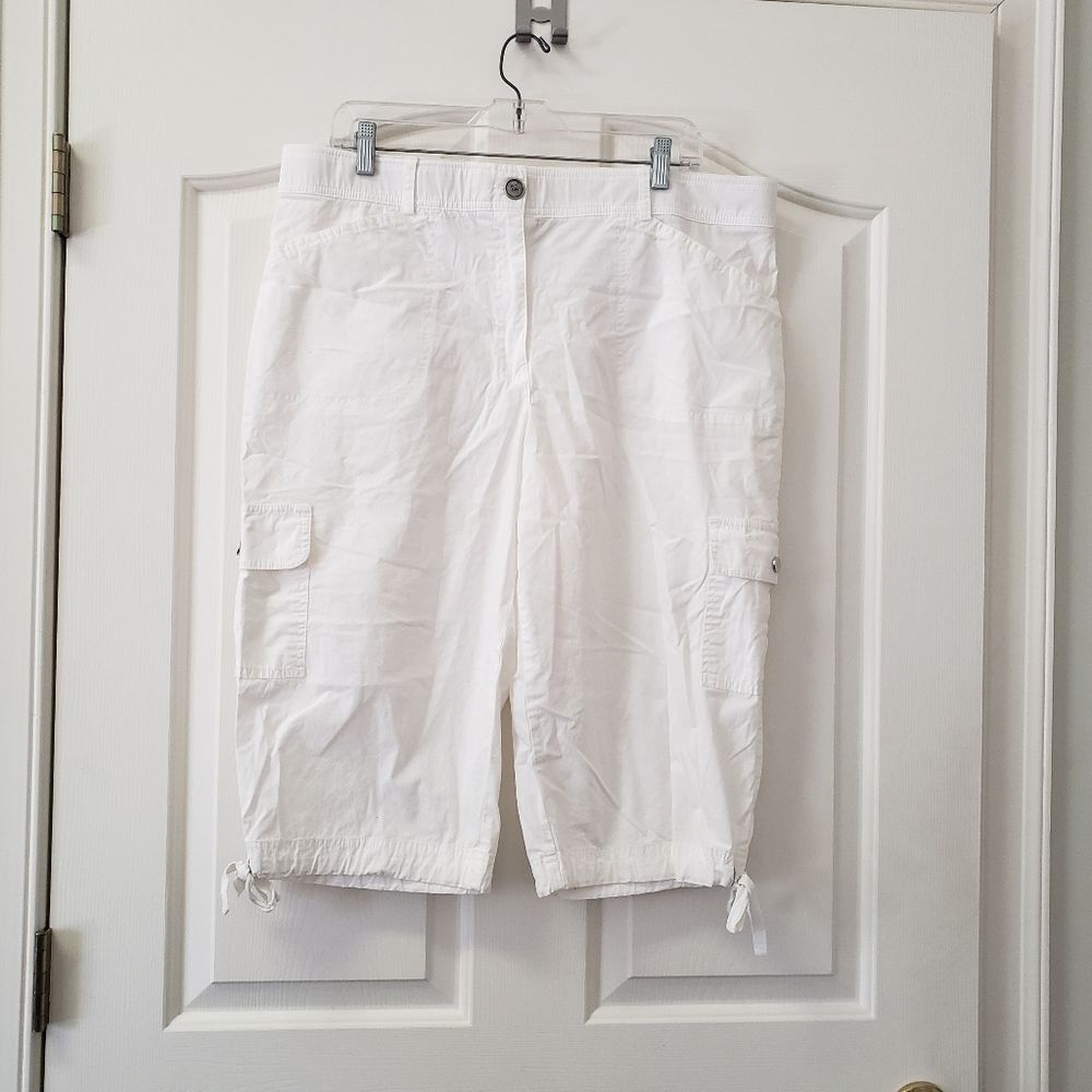 Laura Scott White Cargo Shorts